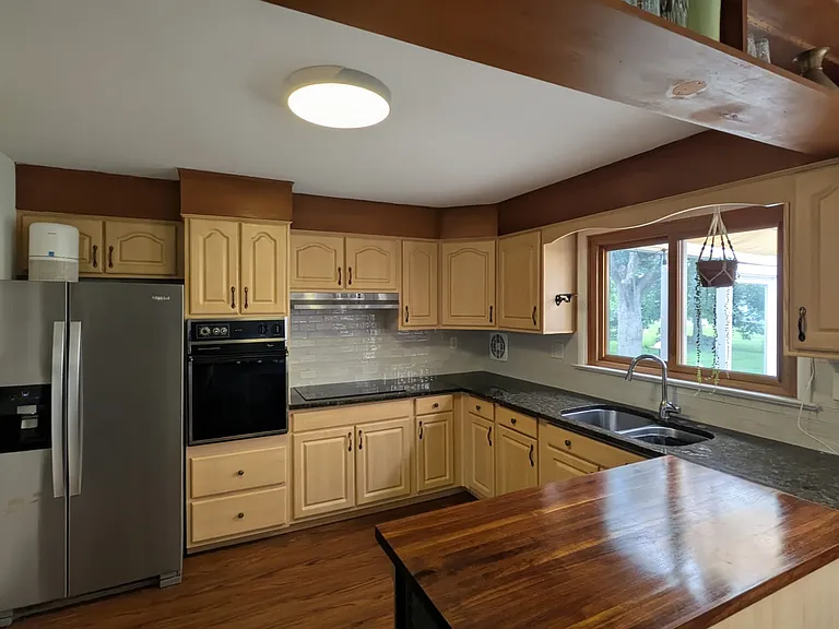 751 Lawrence Blvd — Photo 10