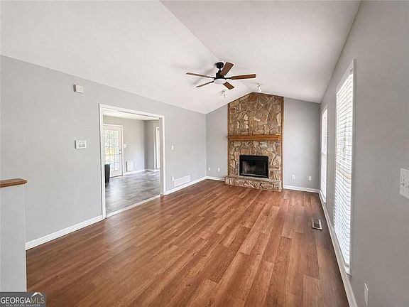 5th image of 176 Deerfield Dr