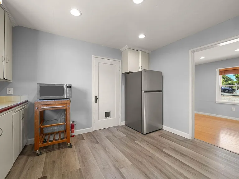 7850 Crest Ave — Photo 10