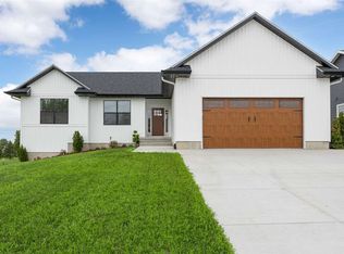 200 Cherry Park Dr NW, Cedar Rapids, IA 52405