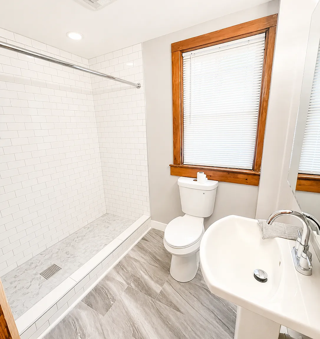 2 bed, 1300 sqft, $2,850 — Photo 1