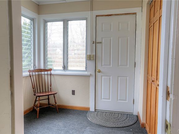 3rd image of 355 Main St