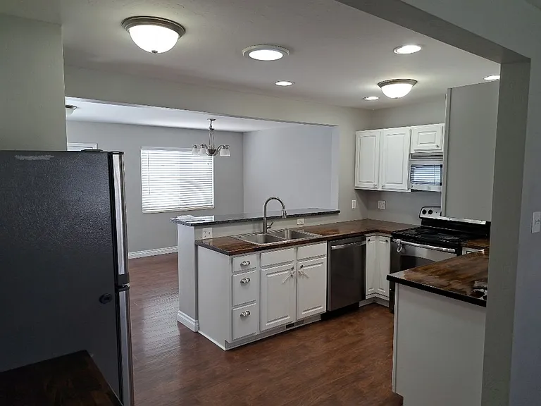 2859 Hill Ave — Photo 4