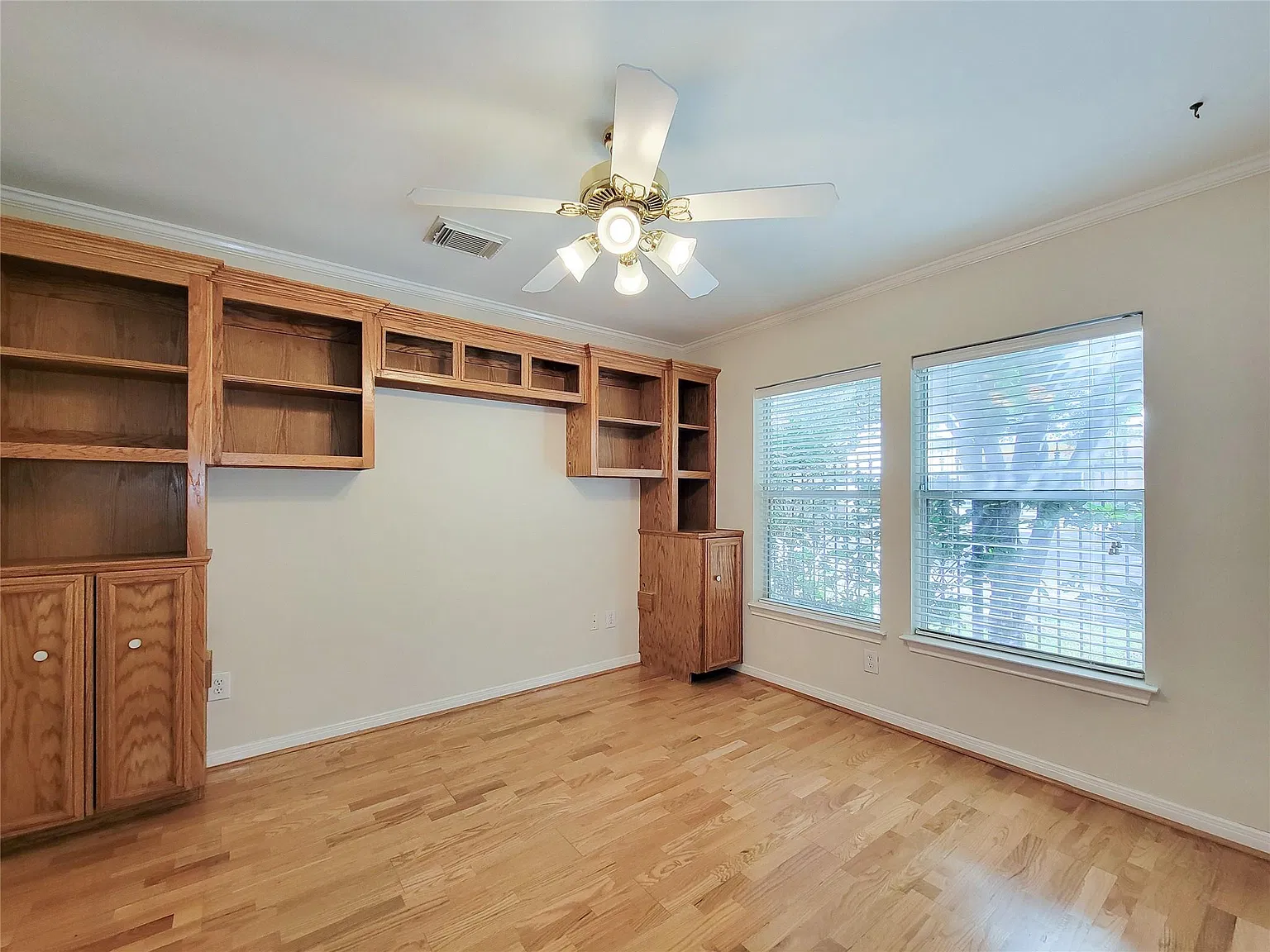 3 bed, 3.5 bath, 2169 sqft, $2,950 — Photo 4