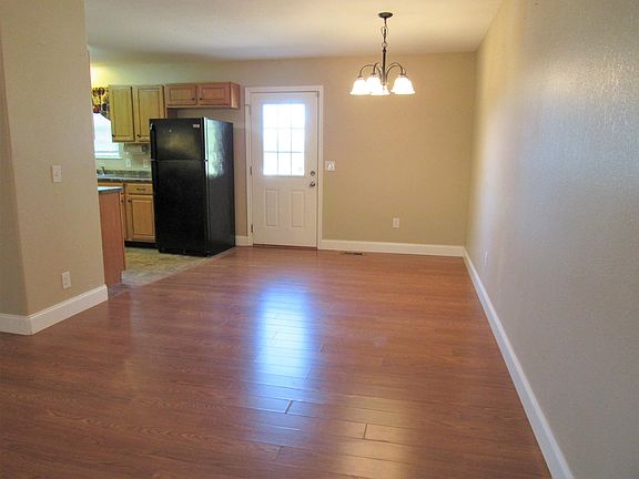 3rd image of 2401 Old Knoxville Pike