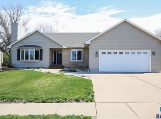 3900 S Kris Dr, Sioux Falls, SD 57103