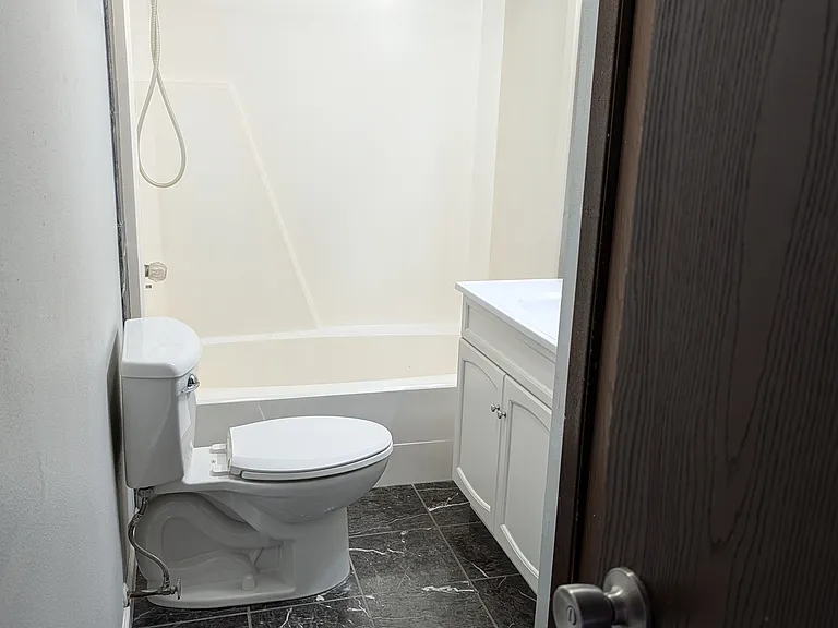 718 E 9th St #2 — Photo 10