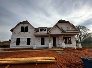 401 Rustic Outland Dr, Simpsonville, SC 29681