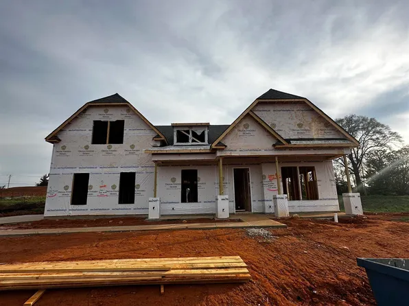 401 Rustic Outland Dr, Simpsonville, SC 29681