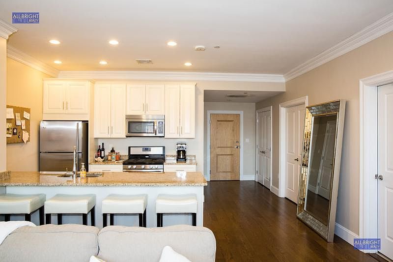 1st image of 20 Englewood Ave APT 203