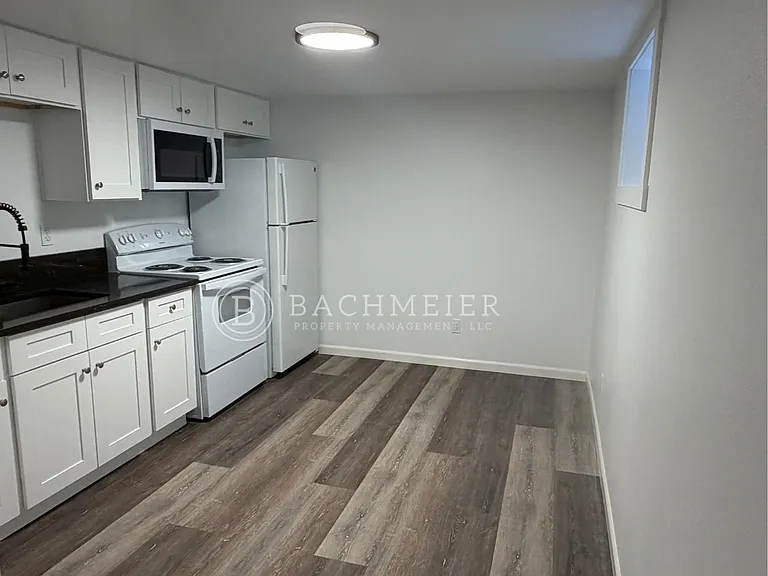 327 SW 2nd St — Photo 22