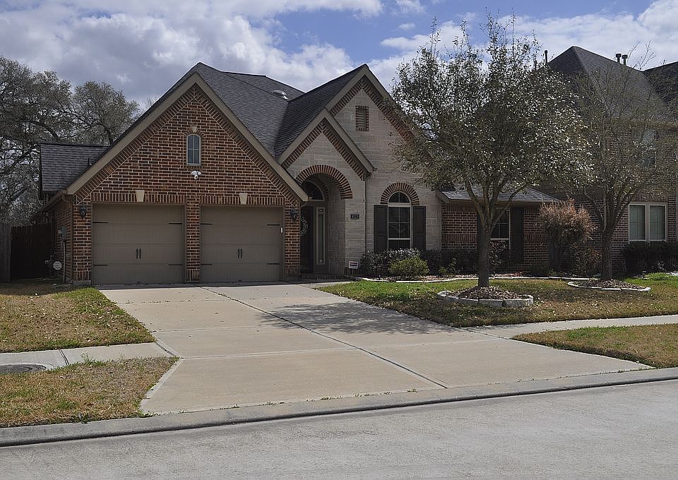 Curb view 60' frontage