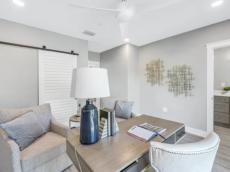 12404 Capri Cir N — Photo 27