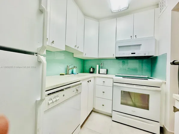 2899 Collins Ave APT 1510, Miami Beach, FL 33140
