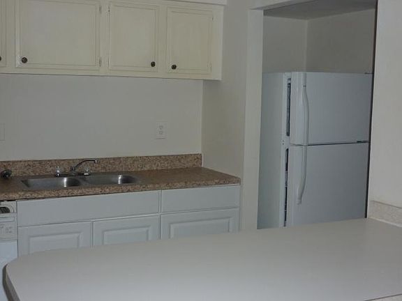 2nd image of 104 Bristol Ave