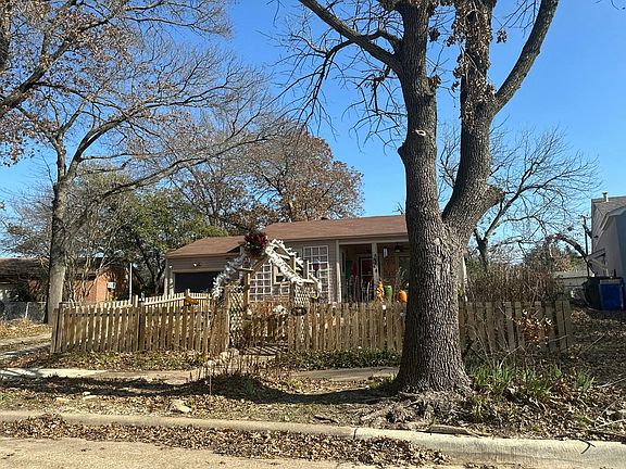 2nd image of 2908 Shadow Wood Dr