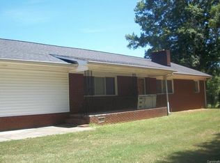 2400 E Cherokee St, Blacksburg, SC 29702