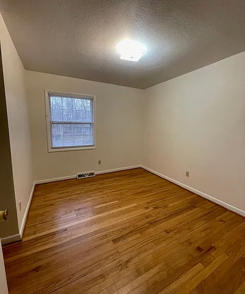 37 Imperial Ct — Photo 11