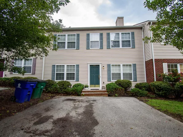 1015 Oak Tree Blvd, Christiansburg, VA 24073