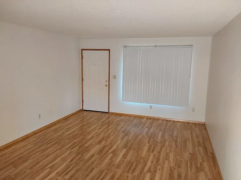11275 SE 27th Ave — Photo 3