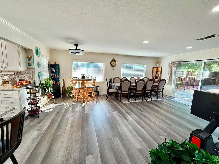7293 Valley Trails Dr — Photo 6
