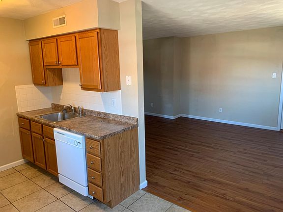 3rd image of 6714 Colony Acres Dr APT A