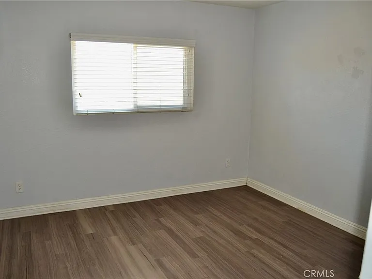 894 N Orange St — Photo 24