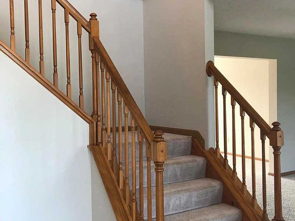 3rd image of 1573 Roscommon Dr