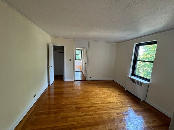 4th image of 3100 Netherland Ave #2C