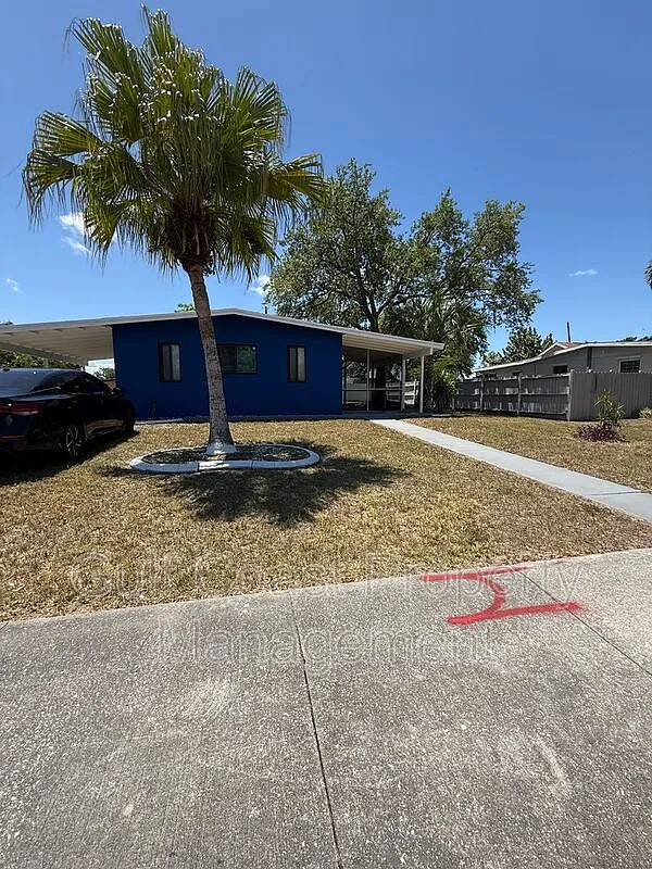2 bed, 1.0 bath, 897 sqft, $1,600 — Photo 2