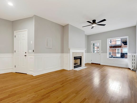 2nd image of 847 W Belle Plaine Ave #3S