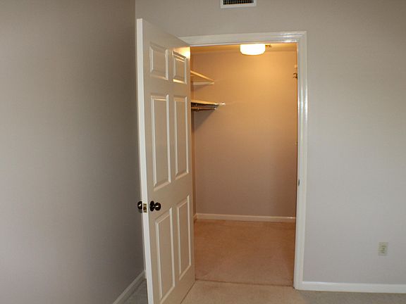 4th image of 1585 Fort Henry Dr
