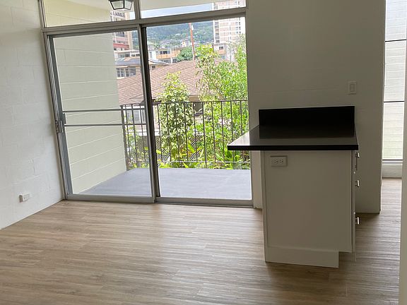 5th image of 1509 Liholiho St #203