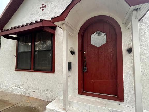3rd image of 610 W 5th St
