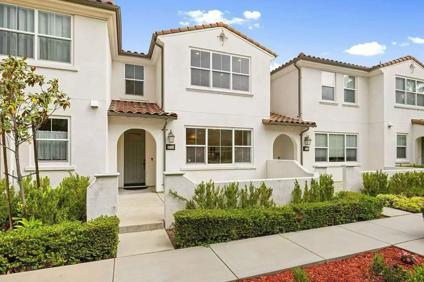 3 bed, 2.5 bath, 1674 sqft, $3,500 — Photo 1