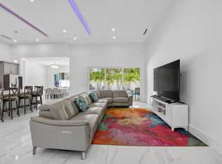 711 NE 6th St, Boca Raton, FL 33432