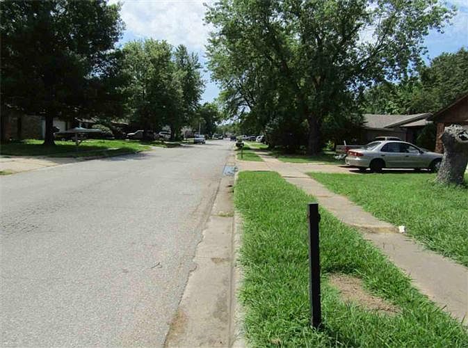 2nd image of 3608 S 114th Ave E