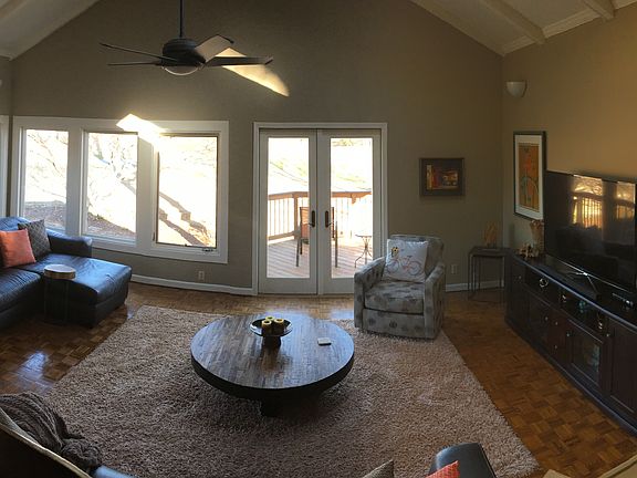 LR overlooks first tee