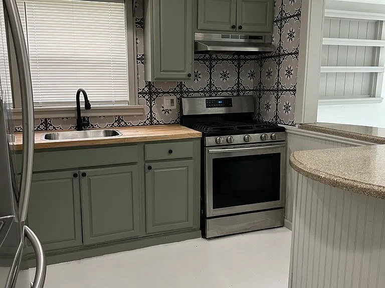 1329 NW Antoch Ave — Photo 11