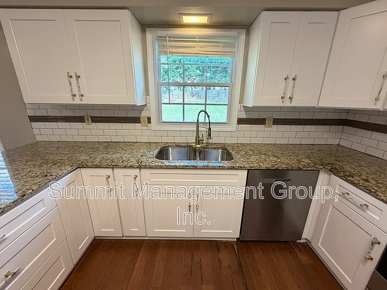 1611 Ellington Rd SE — Photo 17