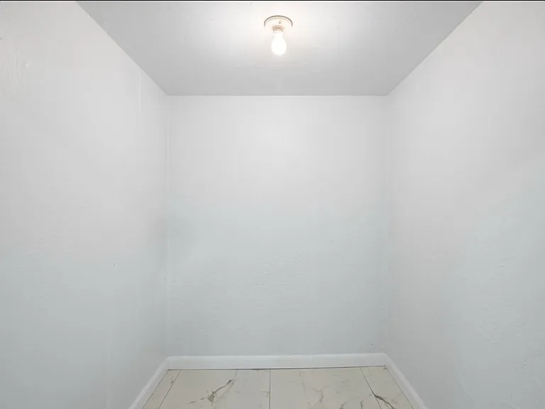 77 Alexander Ave — Photo 13