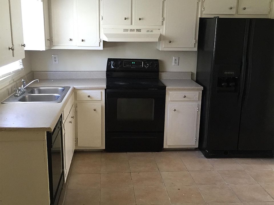 2nd image of 1245 Autumn Hill Ln