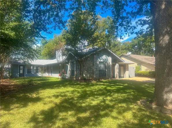1904 N Harding Ave, Cameron, TX 76520