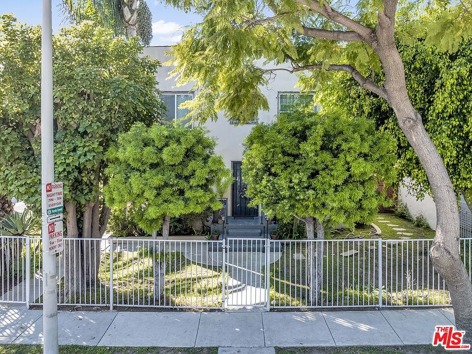 1st image of 1113 Poinsettia Dr