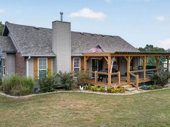 18664 Sterett Creek Village Dr, Warsaw, MO 65355