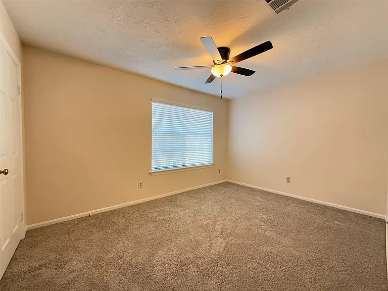 1559 Hillside Elm St — Photo 24