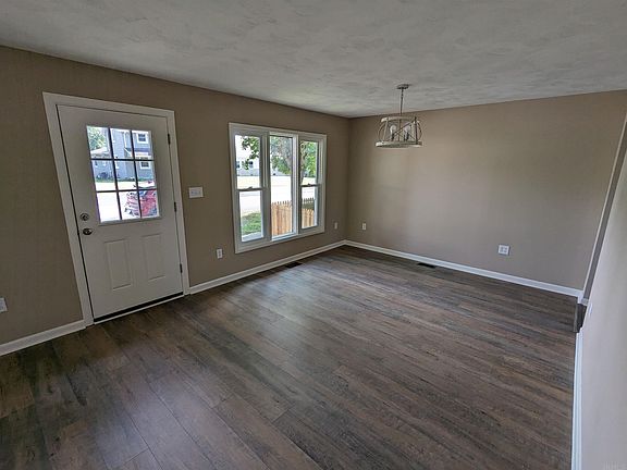 3rd image of 3061 W Broadway