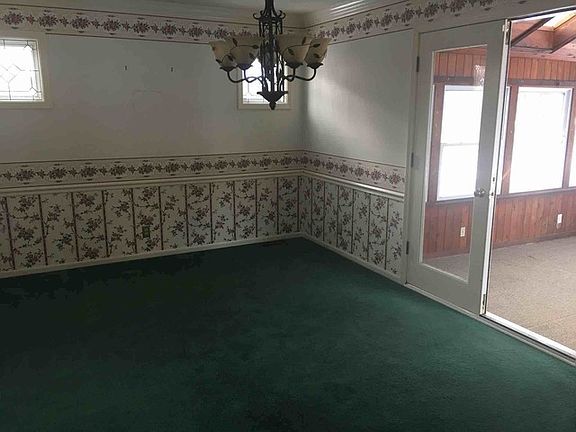 3rd image of 2221 Carroll Pkwy