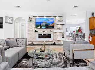 414 SW 1st Ave, Boynton Beach, FL 33435