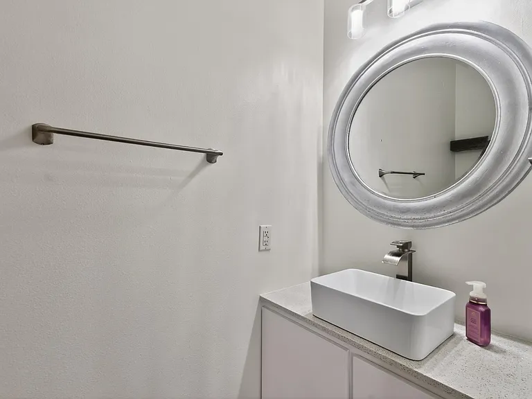 918 Ivycroft Ln — Photo 16